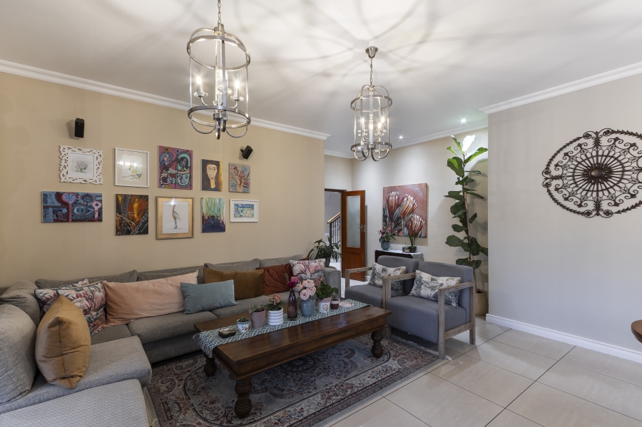 5 Bedroom Property for Sale in De Wijnlanden Residential Estate Western Cape